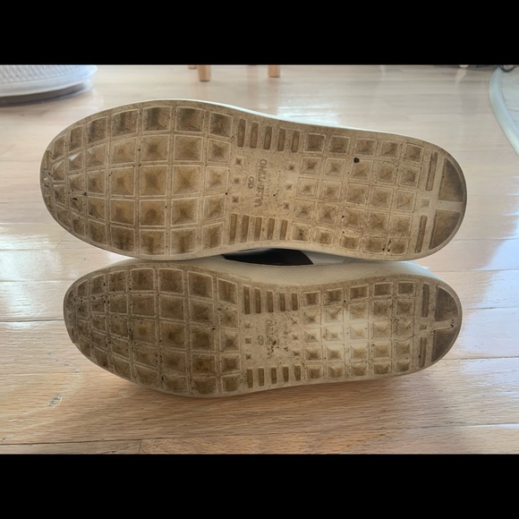 Valentino Garavani Open Sneaker with grey metallic stripe. Women’s Sz 39. - Picture 5 of 6